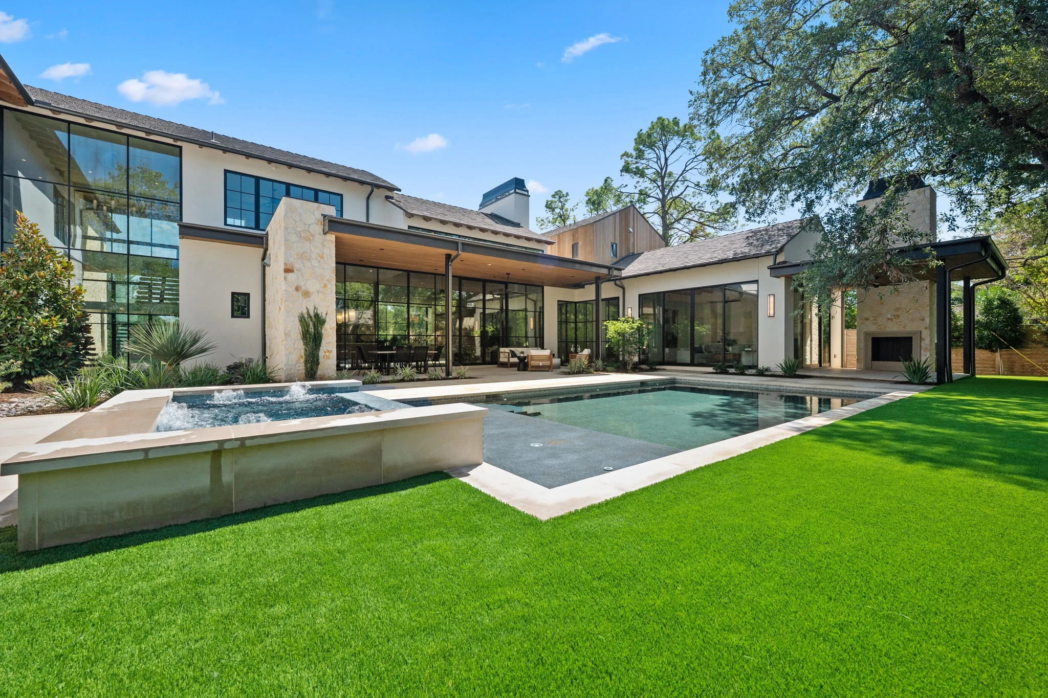 2604 Saint Anthony